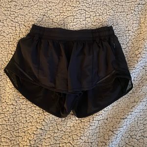 Black Lululemon Hotty Hot Low-Rise Lined Shorts 2.5”